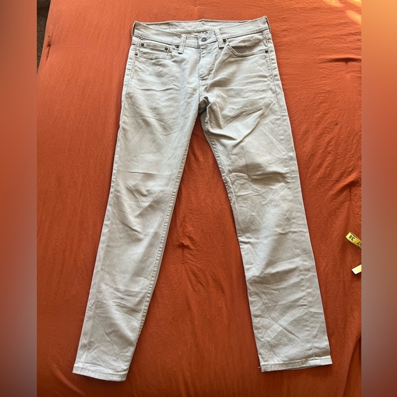 Levi's Men's Light Gray Straight Jeans - Picture 3 of 7